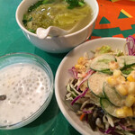 プリック - ミニサラダ、具沢山スープ、デザート付き！大満足の内容です。