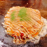 Okonomiyaki Omoni - 油かす焼き