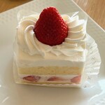 新宿高野 - ストロベリーショートケーキ