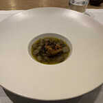 シャントレル - ゴボウ、フォアグラ、トリュフのスープ