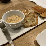 シャントレル - キノコのクロックムッシュ、スモークサーモンのリエット