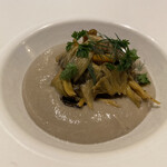 シャントレル - 暖かいシャントレルのマリネと森のキノコのムース