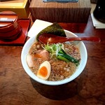 Mensho Ikiya - 手工揉捏醬油拉麵