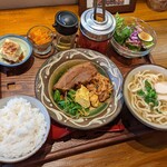 Sumayukui - すまゆくい定食（1265円）