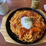 UFUFU Cafe - 鉄板ナポリタン＝880円 税込