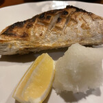 めしの助 - ブリカマ！！塩加減最高。パリパリふわふわ。大根おろしも旨い！w