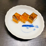 Uemura - 河豚の絵皿にのったクリアな煮こごり！今夜は　大当たりの予感！