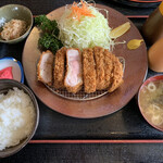 江釣子屋 - 厚切りロースとんかつ定食