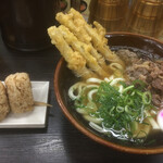 資さんうどん - ごぼう天肉うどんとかしわおにぎり２個