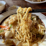 はらへー太 - 丁度いい焼き目が付いた旨い麺！