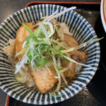 Tsubame Sanjou Chuukasoba Oninibo - セットのチャーシュー丼