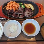 やよい軒 - カットステーキミックス定食【おろしぽん酢】990円　2022/01