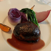 ラ・ブランシュ - 鴨のコンフィのパイ包み焼 メインのお肉は選べました。大好きなパイ包み焼に。 パイなので、けっこう食べ応えがあります。鴨が美味しい。