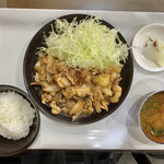 花咲か食堂 - 甘辛醤油タレ、肉1.5倍、ご飯小盛りで(¥820)