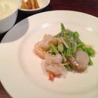 開化亭 - エビとホタテの炒めもの