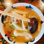 廣東餃子房 - 料理写真:八宝菜麺！具沢山、熱々です。