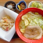 薪Cafe 木都 - 塩ラーメン＋半チャーハン（2022.1.17のランチメニューのひとつ）