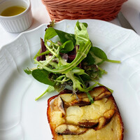 ブラッスリー ポール・ボキューズ 大丸東京 - おかわりのバケットはオリーブオイルで