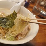 Shina Soba Toramaru - 白く硬めな麺