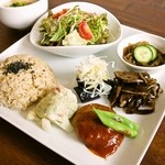 WINE＆VEGGIE MACRO - 日替わり玄米菜食ヘルシープレート 980円