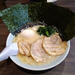 横浜家系ラーメン 魂心家 - 料理写真: