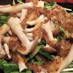 鹿屋アスリート食堂 - しめじと水菜のサラダ