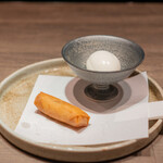 USHIGORO S. - さつまいものパートフィロ包みと塩アイス