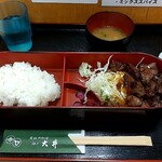 大井肉店 - 数量限定のサイコロ弁当 税込990円