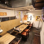 炭火焼肉 出会いのかけら - テーブル席