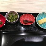 炭火焼うなぎ 金字塔 - 山椒味噌、きゅうりの酢の物、肝煮、玉子焼き