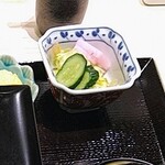 炭火焼うなぎ 金字塔 - 漬物（きゅうりはからし漬け）