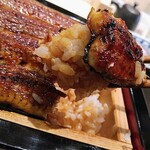 炭火焼うなぎ 金字塔 - 一口パクリと、あーこれだ、これが美味しいうなぎだね　∈(ﾟ◎ﾟ)∋ウナー