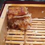 炭火焼うなぎ 金字塔 - 最後のひとくちです
