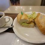 ベックス コーヒー ショップ プラス - アボカド＆エビサンドセット（６５０円）