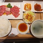 清江苑 - 黒毛和牛3種盛ランチ(1600円+税)