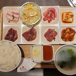 清江苑 - 選べる5種盛合せランチ(1350円+税)