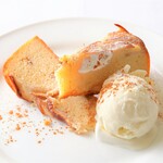 Warm apple baked cake with vanilla ice cream