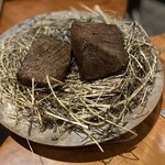 レストラン ナズ - たん黒かたさんかく2ヶ月半・たんかくささみ6ヶ月熟成