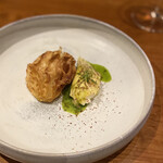 レストラン ナズ - セロリのアイスと根セロリのパイ風