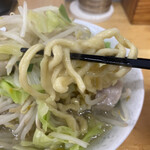 タンメンしゃきしゃき - タンメン ¥800 麺は極太ちぢれの短い麺