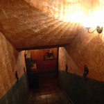 フォンダ・デ・ラ・マドゥルガーダ - 入り口入ってすぐの階段