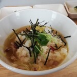 麺処 八貝 - ミツバ、海苔、わさびをのせてスープをかけて…