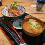 魚のてっぺん - 海鮮丼