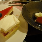 グルメバイキング オリンピア - 右が湯豆腐を模して人参風のゼリーとポン酢苺ソースを和の器で