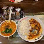 陳麻家 - 陳麻飯セット　880円　陳麻飯大盛り＋100円　陳麻飯1辛＋20円　半担々麺1辛＋20円　※少し食べかけ