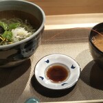 寿し芳 - あおさ蕎麦、味噌汁。