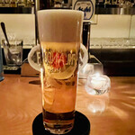 フィンランディア バー - ◎いつものように生ビールで喉を潤す。