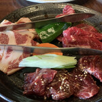 吉座 - 焼肉3種盛り合わせ定食(1690円＋税)