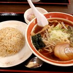 えぞっこ - ラーメンと炒飯のセット(醤油/980円)＋ラーメンレギュラーサイズ(130円)