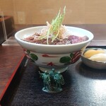 小月庵 - 贅沢ステーキ丼1000円　側面